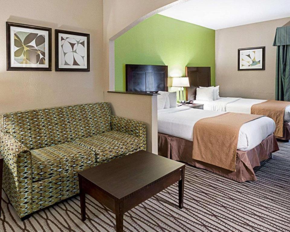 Quality Suites Sulphur Exteriör bild
